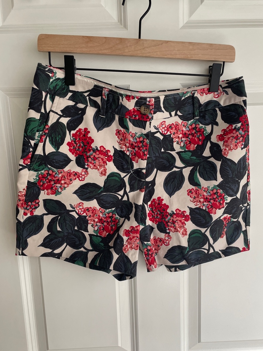 Boden Floral Print Women's Shorts - classic cut - size 8L